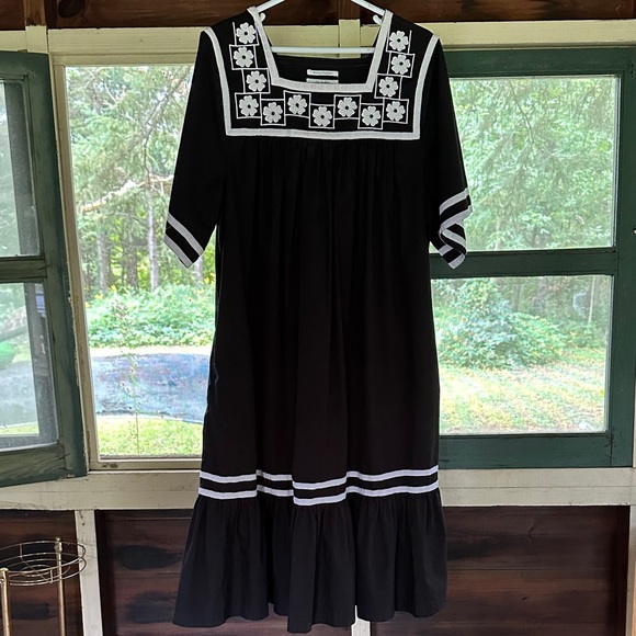 Vintage Black and White Embroidered Mumu House Dress L - Picture 1 of 14